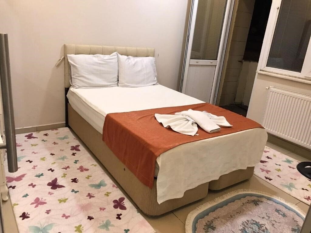 Апартаменти Grand Pamir Hotel 3*