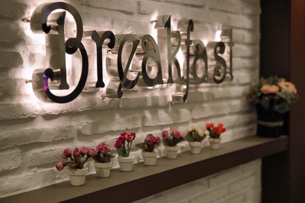 Фотографія Just Inn Hotel Boutique 1*