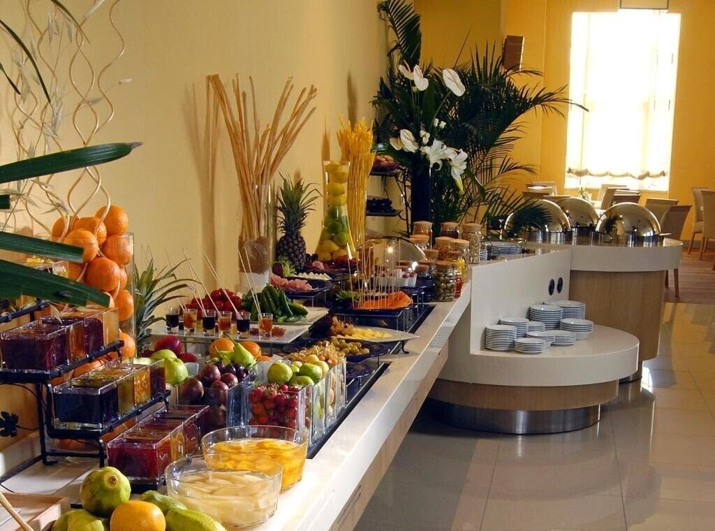 Апартаменти Wow Airport Hotel 4*