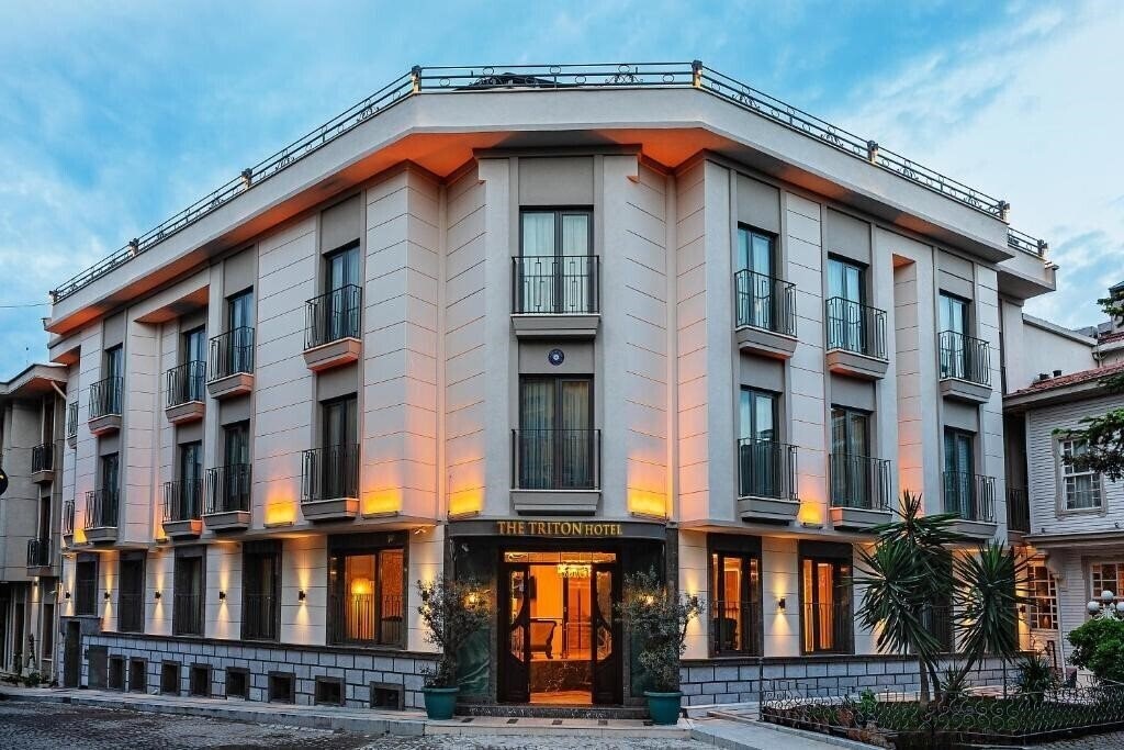 Фото Triton Hotel (ex. Azade Hotel, Best Western Obelisk) 4*