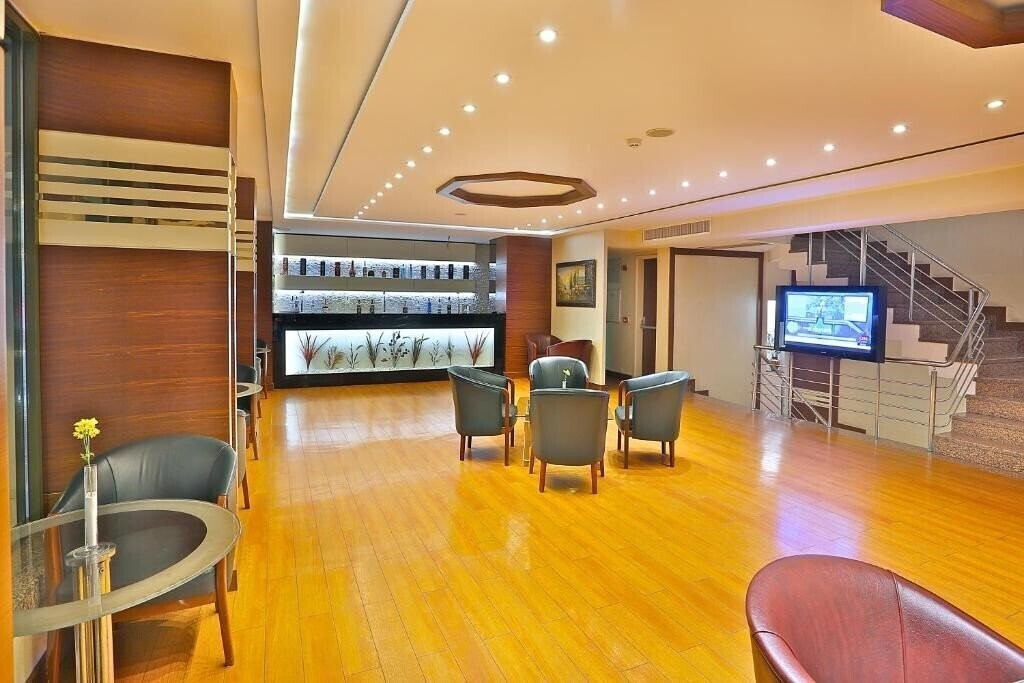 Вид Grand Madrid 3*