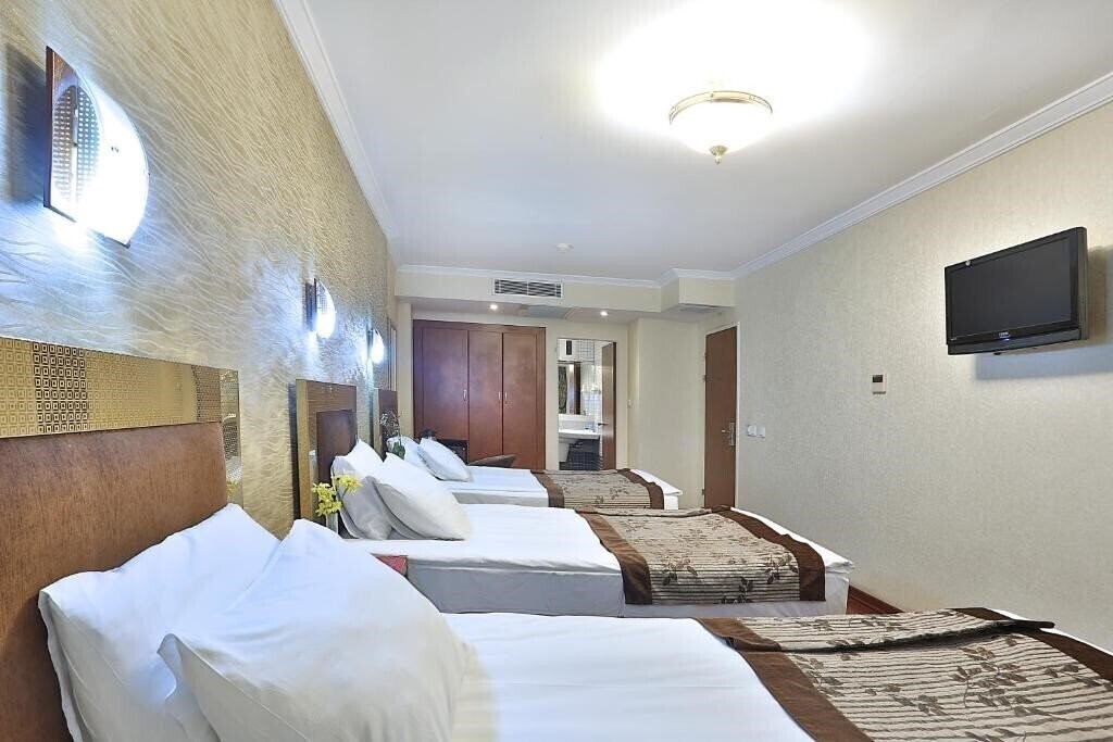 Территория Grand Madrid 3*