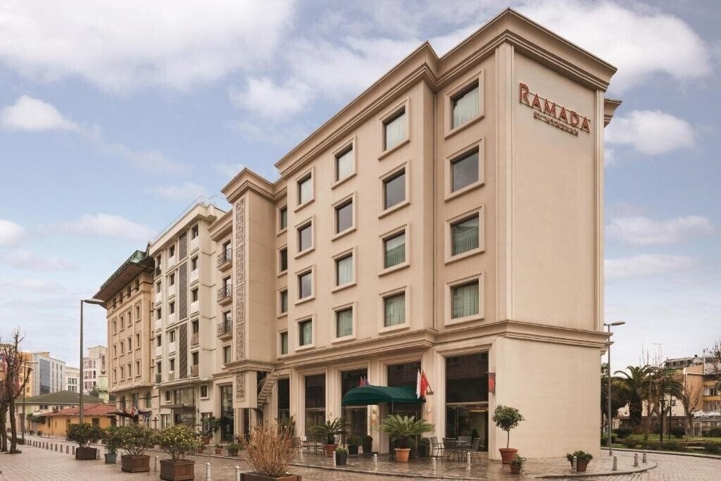 Готель Ramada Istanbul Grand Bazaar 4*