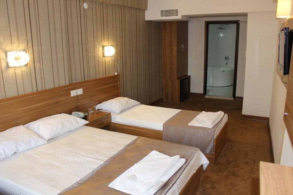 Территория Grand Laleli Hotel 3*