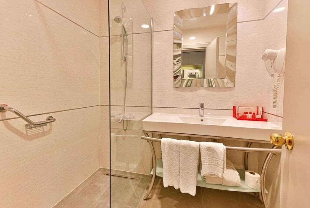 Изображение Ramada Hotel & Suite Atakoy 5*