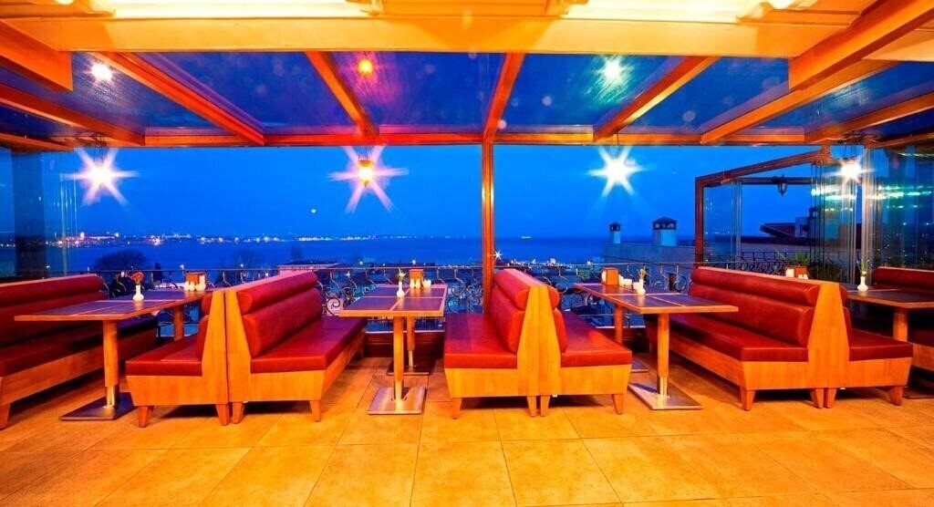 Территория Hippodrome 3*