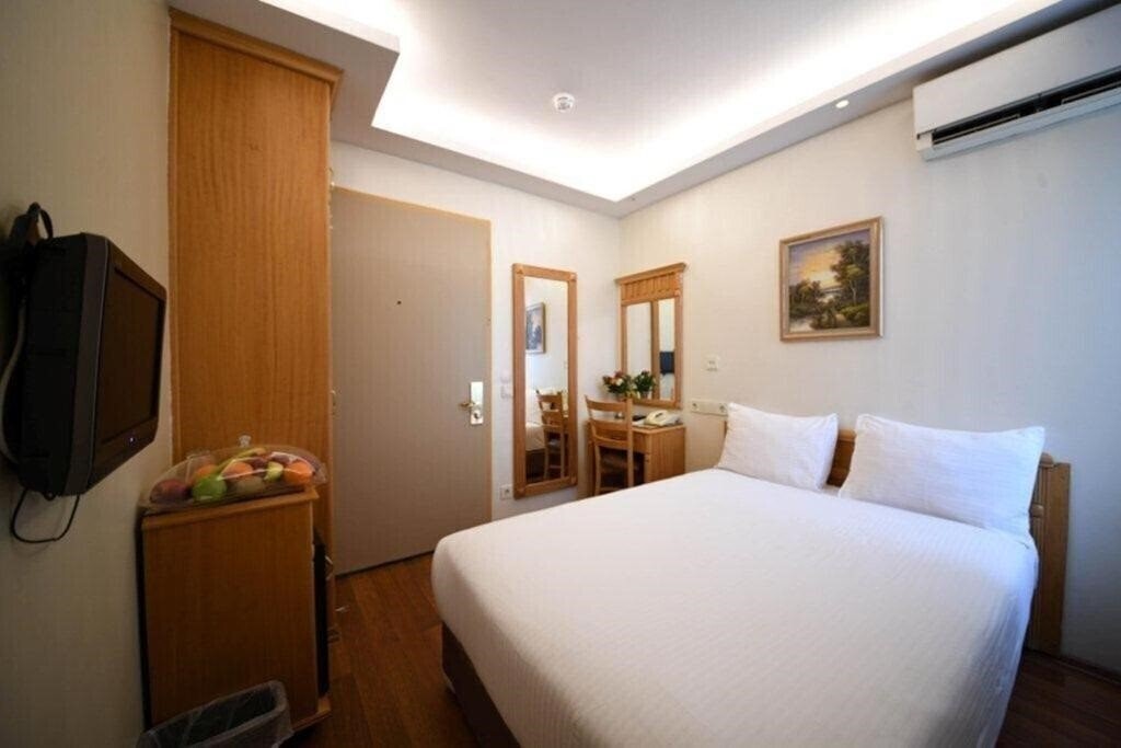 Панорама Express Star Hotel Taksim 3*