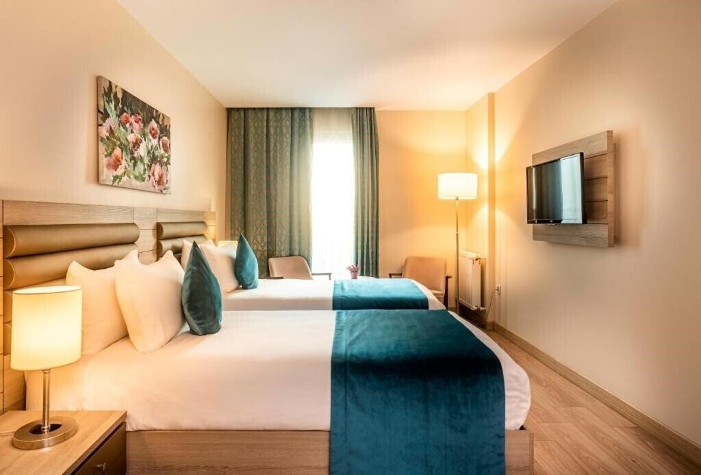 Фото Rox Hotel Airport 4*