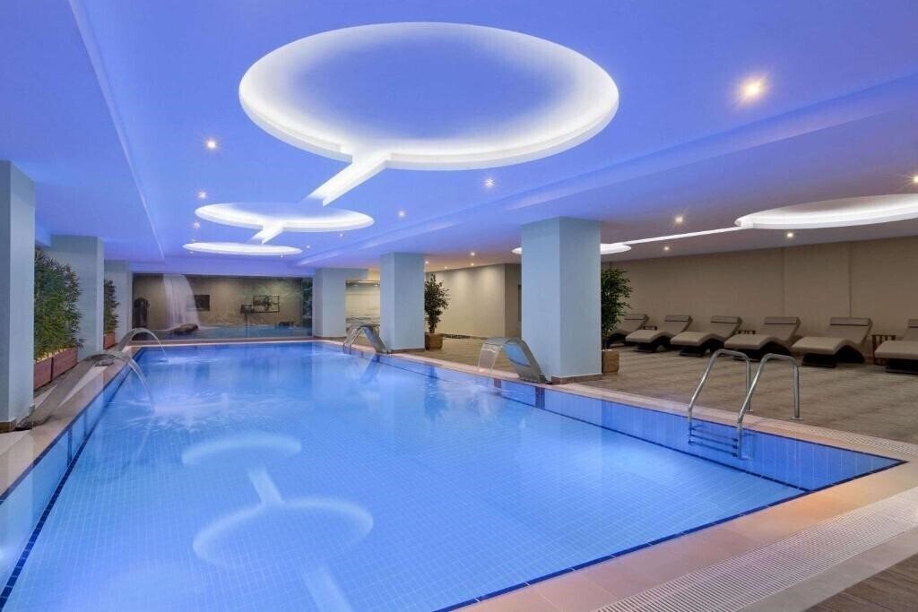 Вид Ramada Hotel & Suites Istanbul Merter 5*