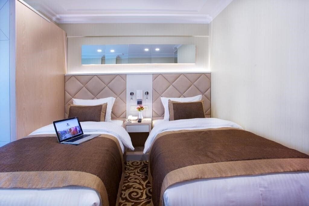 Территория Alpinn Hotel 4*