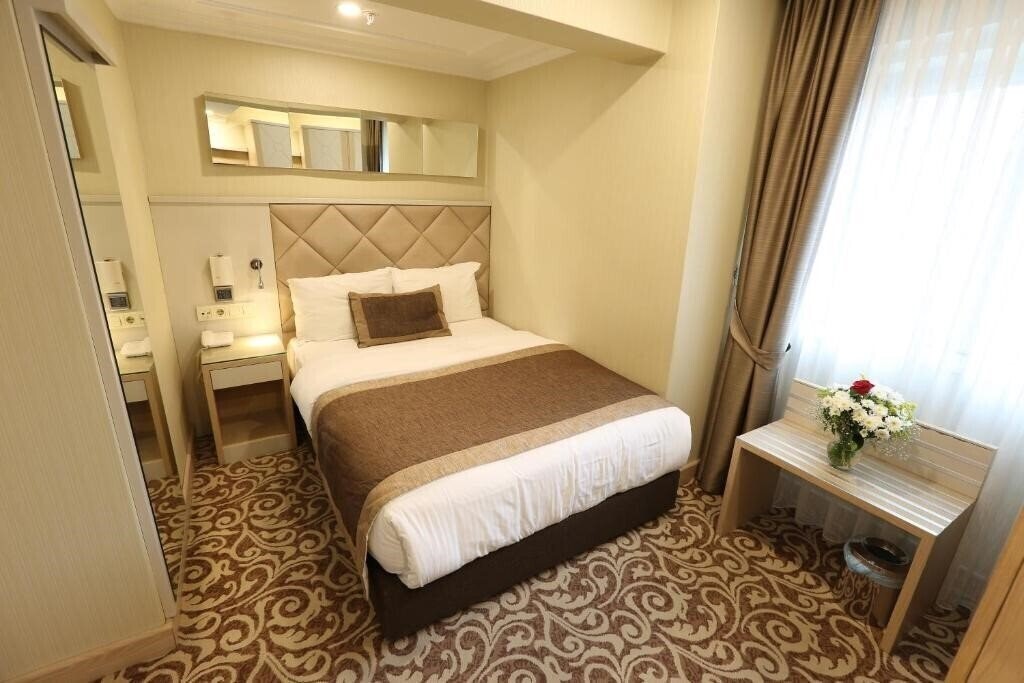 Панорама Alpinn Hotel 4*