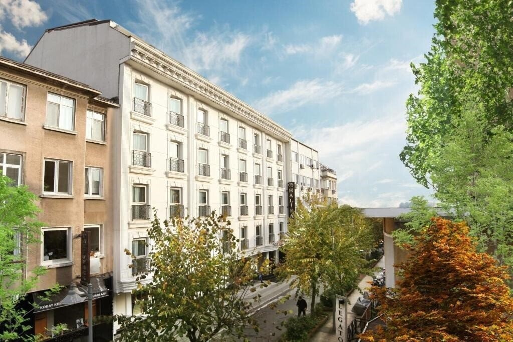 Отель Halifaks Hotel (ex. Halifaks) 4*