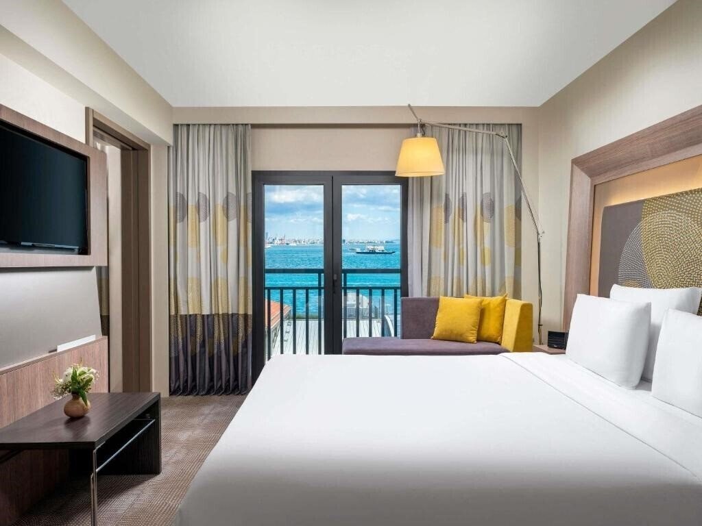 Вид Novotel Istanbul Bosphorus Hotel 5*