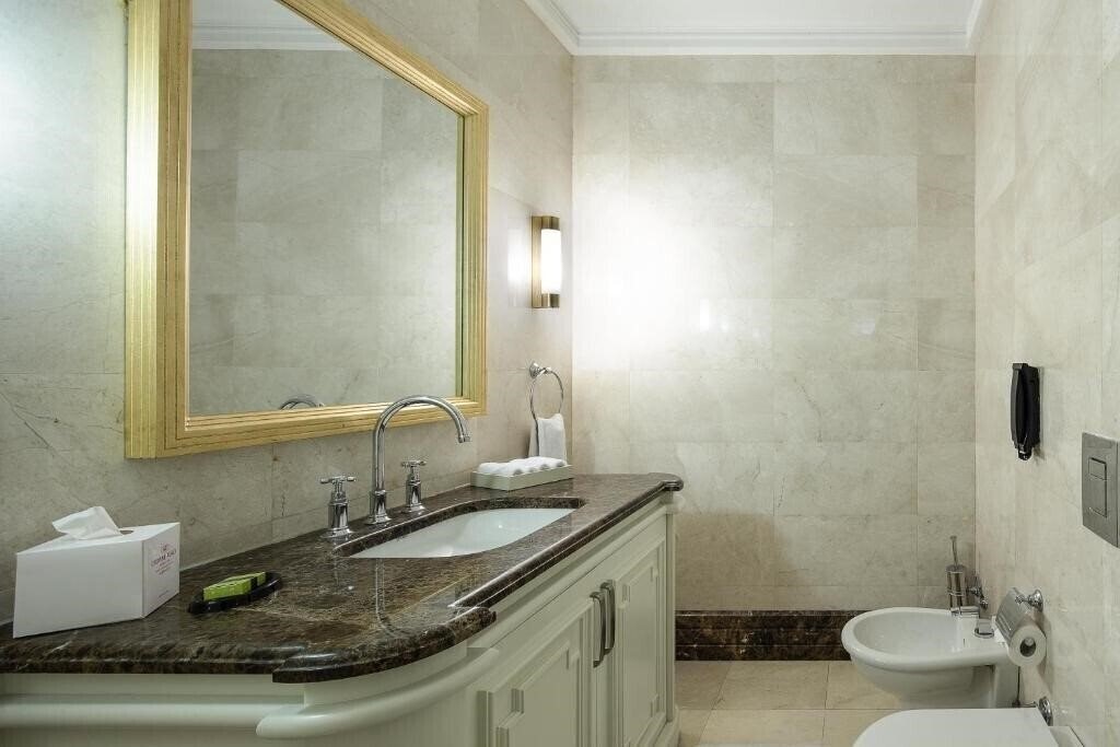 Територія Crowne Plaza Istanbul Asia 5*