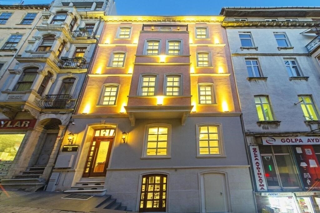 Отель Meroddi Bagdatliyan Hotel 4*