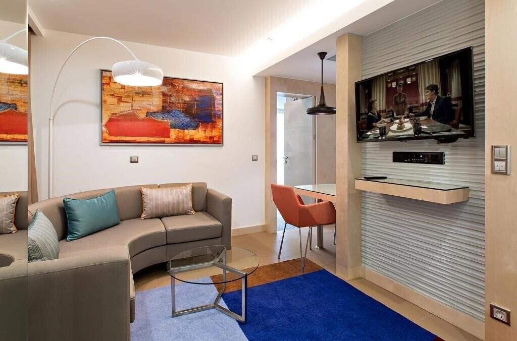 Территория Tango Arjaan By Rotana 5*