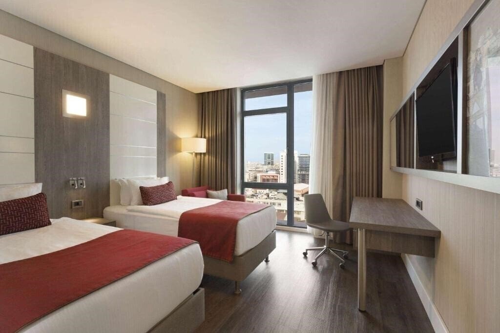 Панорама Ramada Encore Istanbul Bayrampasa 4*