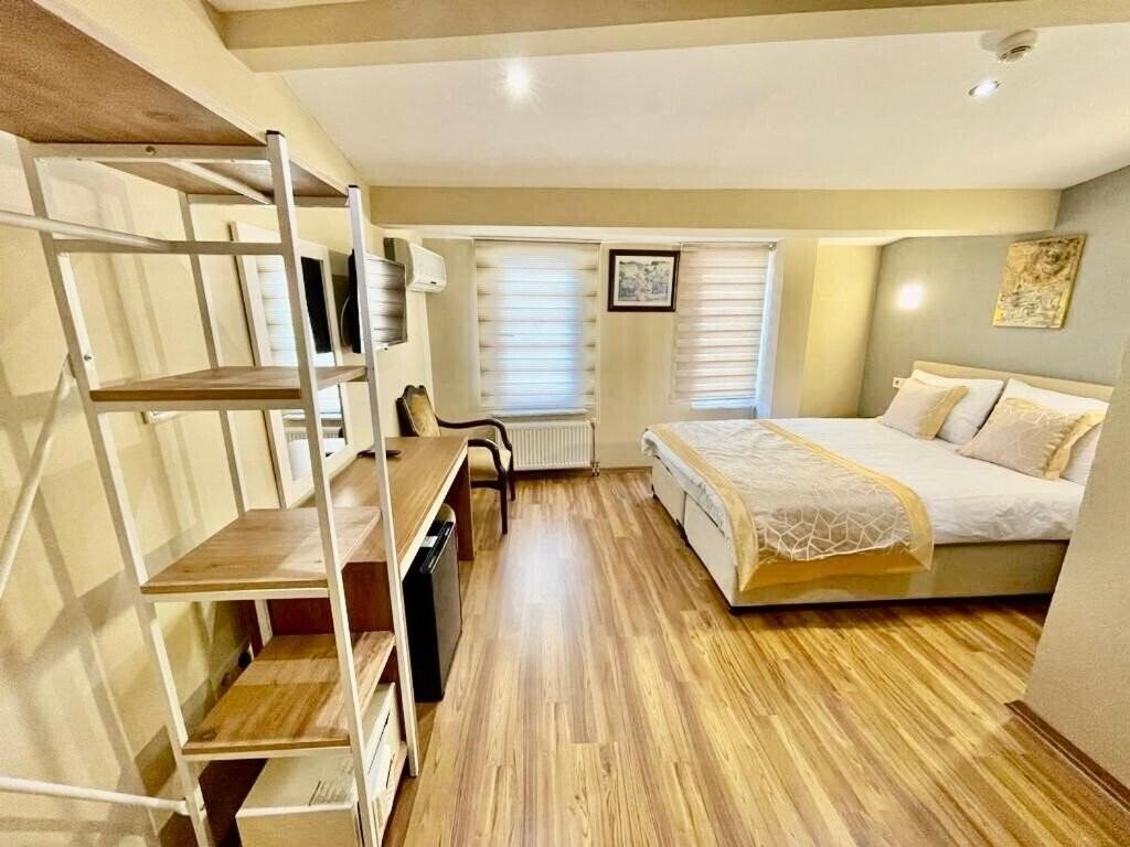 Готель Timeks Hotel 3*