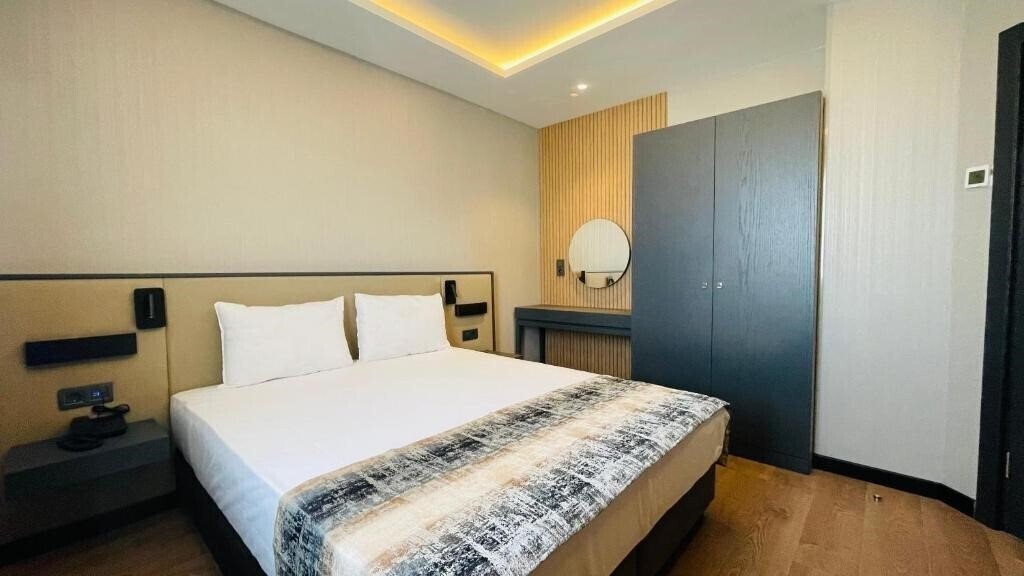 Отель Osmanbey Fatih Hotel 3*