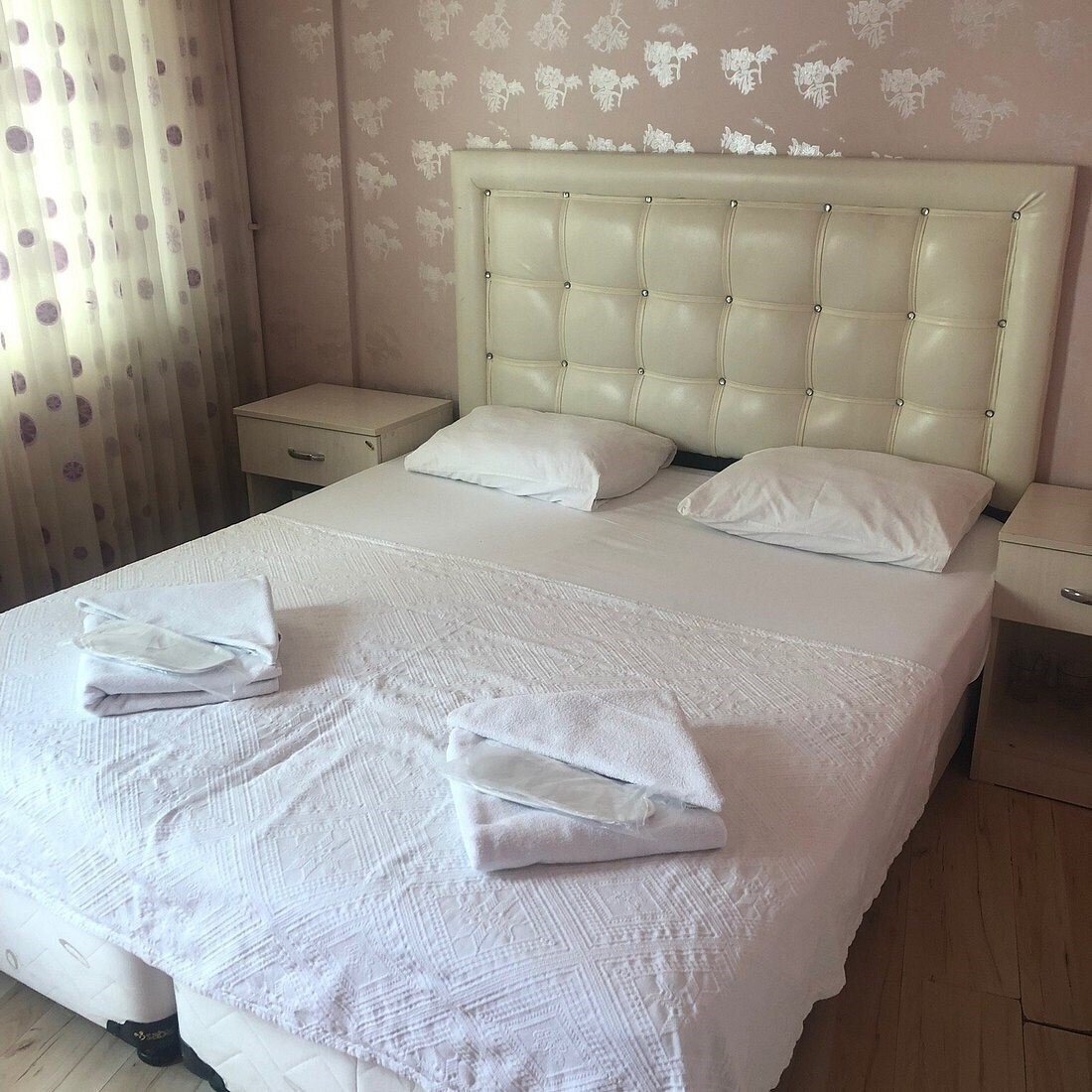 Фотографія Huxley Hotel Old City 3*