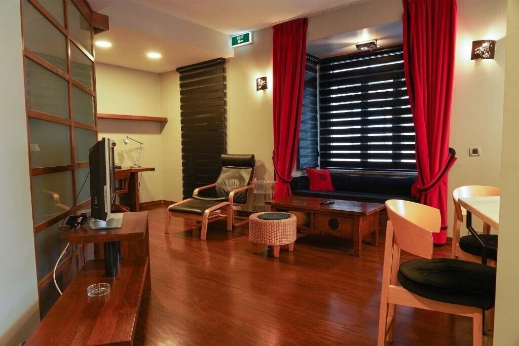 Апартаменти Taxim Suites Residences Istanbul (ex. Taxim Suites Hotel) 4*