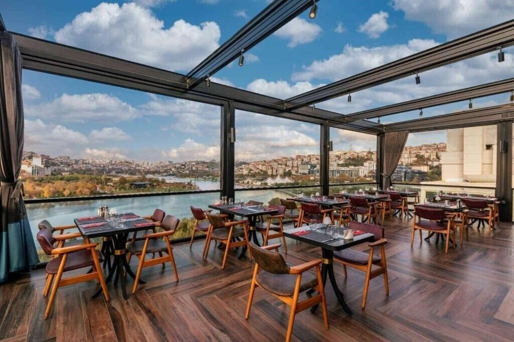 Вид Ramada by Wyndham Istanbul Golden Horn 4*