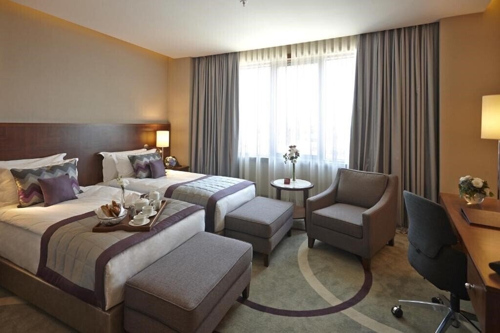 Апартаменты Crowne Plaza Istanbul - Oryapark 4*