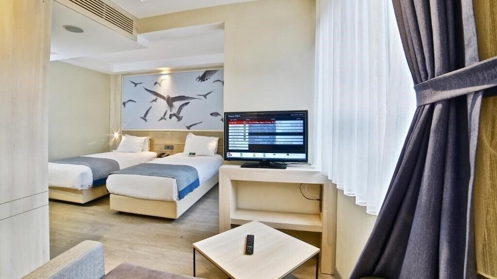 Территория Ramada by Wyndham Istanbul Old City (ex. Ramada Old City, Ramada Istanbul Old City) 4*