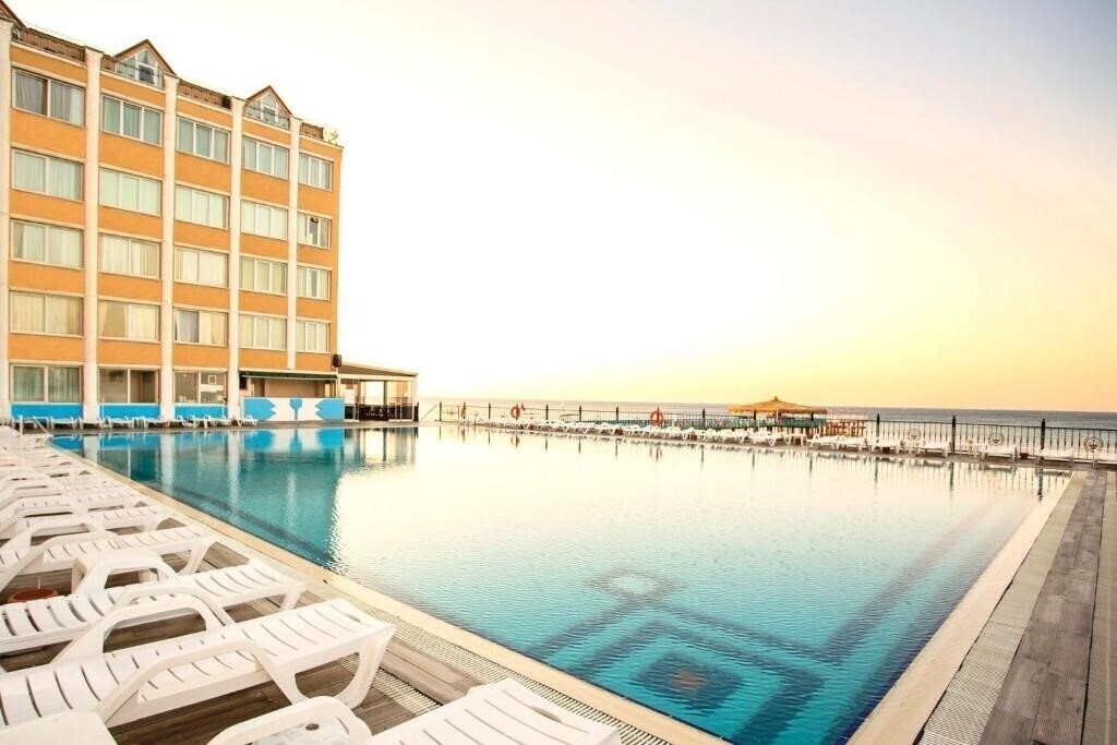 Территория Kumburgaz Marin Princess Hotel (ex. Аrtemis Marine Princess Hotel, Sheraton Maslak) 5*