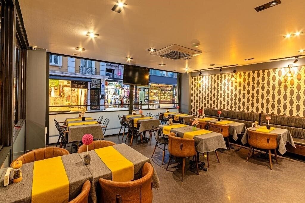 Панорама Neda Hotel Istanbul (ex. Faros Hotel Sirkeci, Blu Hotel Istanbul, Blu Istanbul) 4*