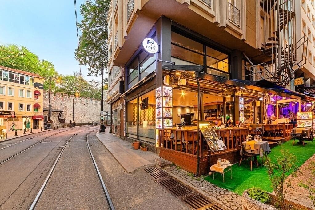 Отель Neda Hotel Istanbul 4*