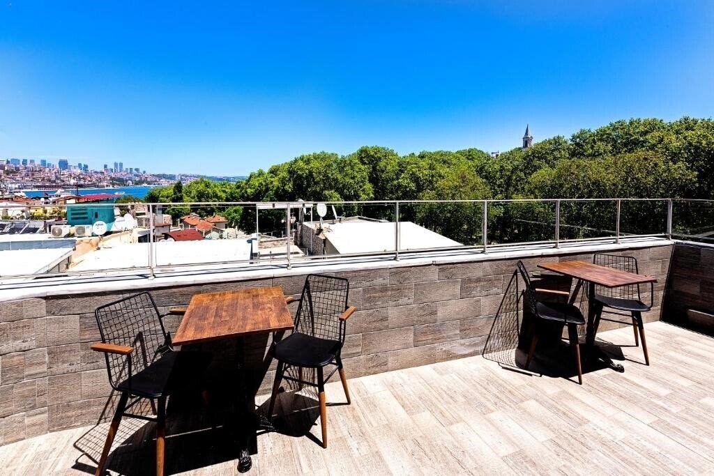 Территория Neda Hotel Istanbul 4*