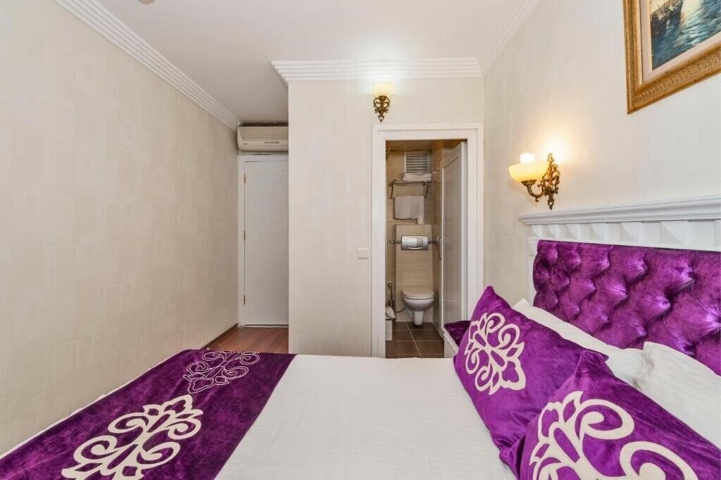 Панорама Istanbul Holiday Hotel 3*