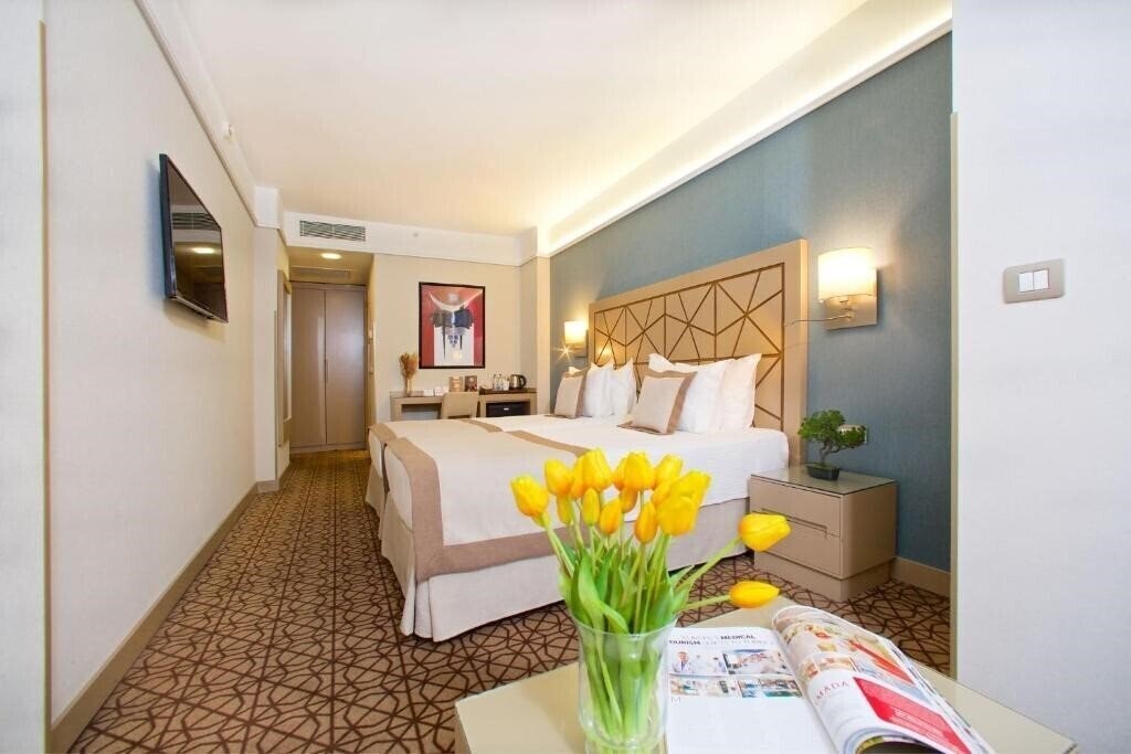 Изображение Ramada Istanbul Taksim Hotel (ex. The Madison Hotel, Madison Hotel) 4*