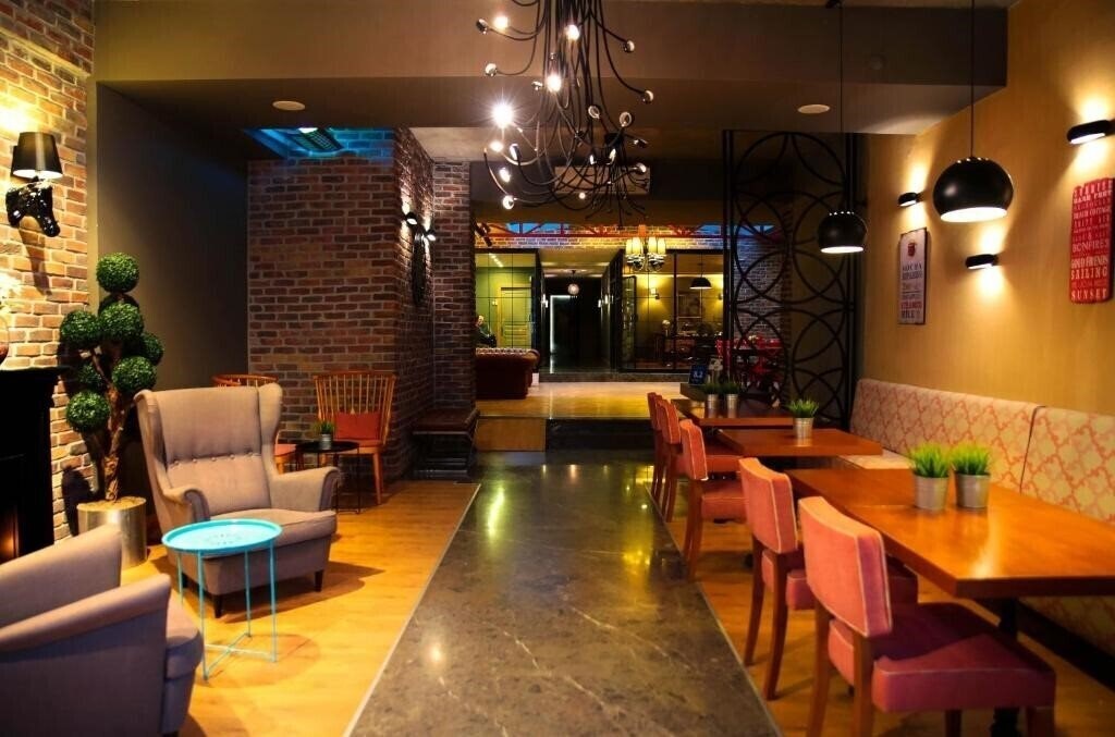 Апартаменти Akin Suites 1*