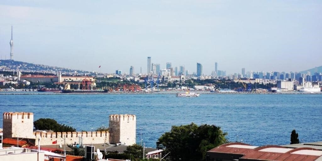 Апартаменты Broken Column Hotel 3*