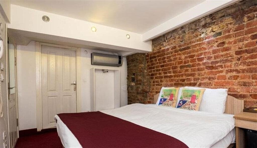 Вид Corner Hot & Hot Budget (ex. Corner Hot Hotel, Hot Budget ) 3*