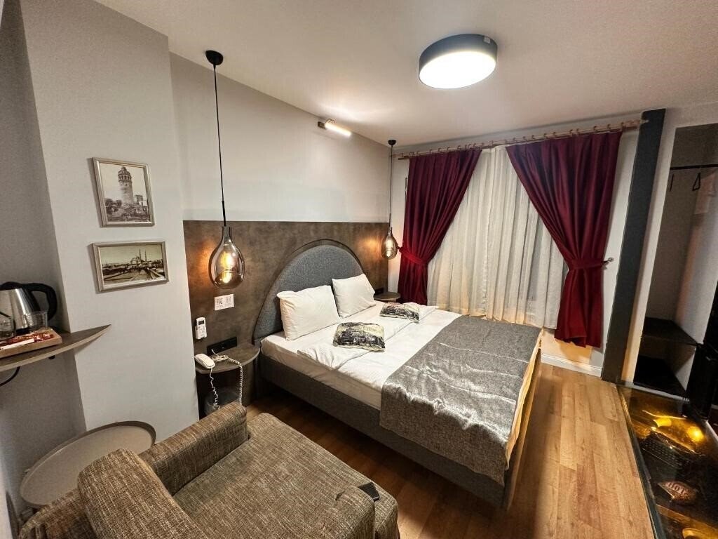 Изображение Corner Hot & Hot Budget (ex. Corner Hot Hotel, Hot Budget ) 3*