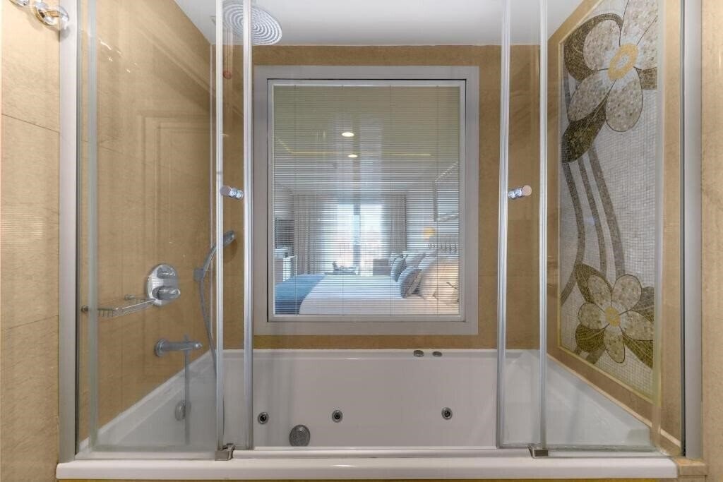 Апартаменты CVK Taksim Hotel Istanbul (ex. CVK Hotels Taksim) 4*