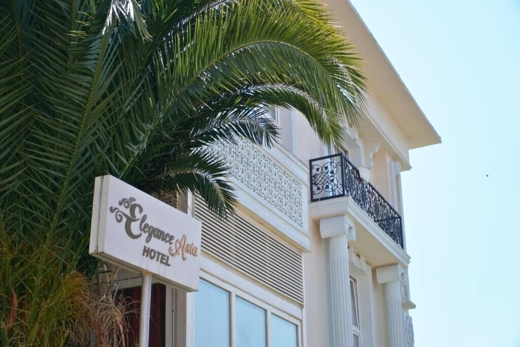 Готель Elegance Asia Hotel 3*