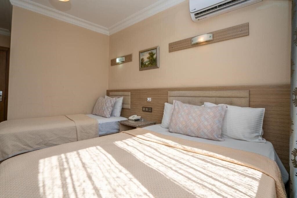 Панорама Grand Reis Otel 2*