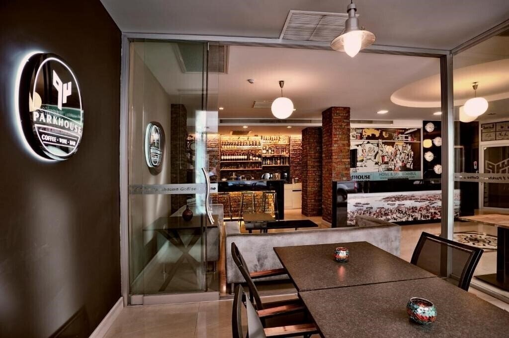 Территория Parkhouse Hotel & SPA 3*