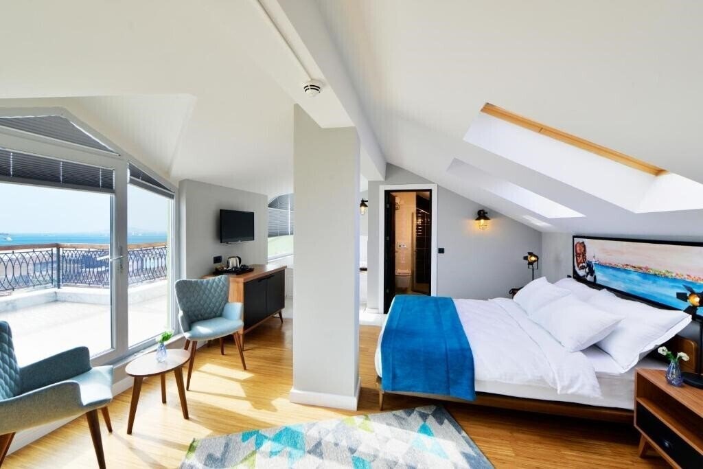 Территория Poem Istanbul 3*