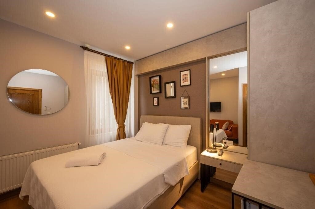 Отель Taksim Suite 2*