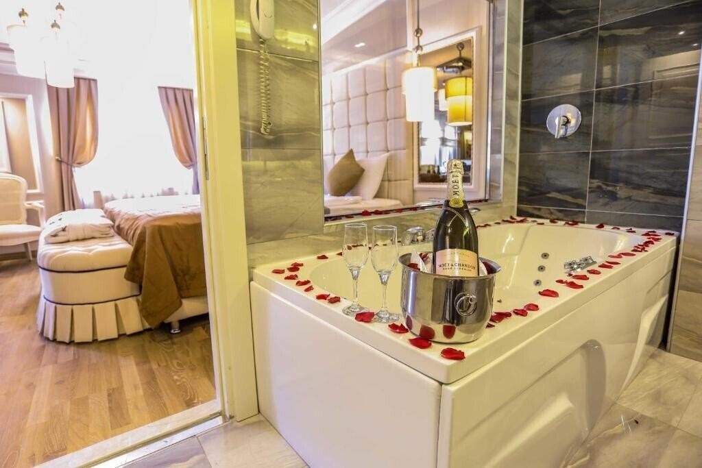 Территория The Constantine Hotel 3*