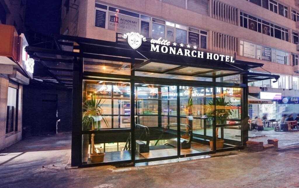 Вид White Monarch Hotel 4*