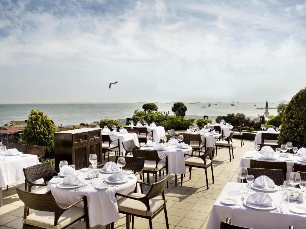 Отель Eresin Hotels Sultanahmet (ex. Eresin Hotel Sultanahmet, Eresin Crown Hotel) 5*