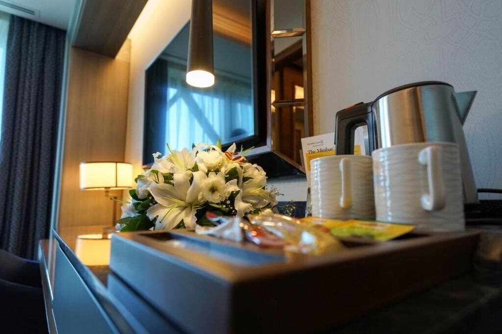 Територія Golden Tulip Istanbul Bayrampasa Hotel (ex. Golden Tulip Bayrampasa Istanbul) 5*