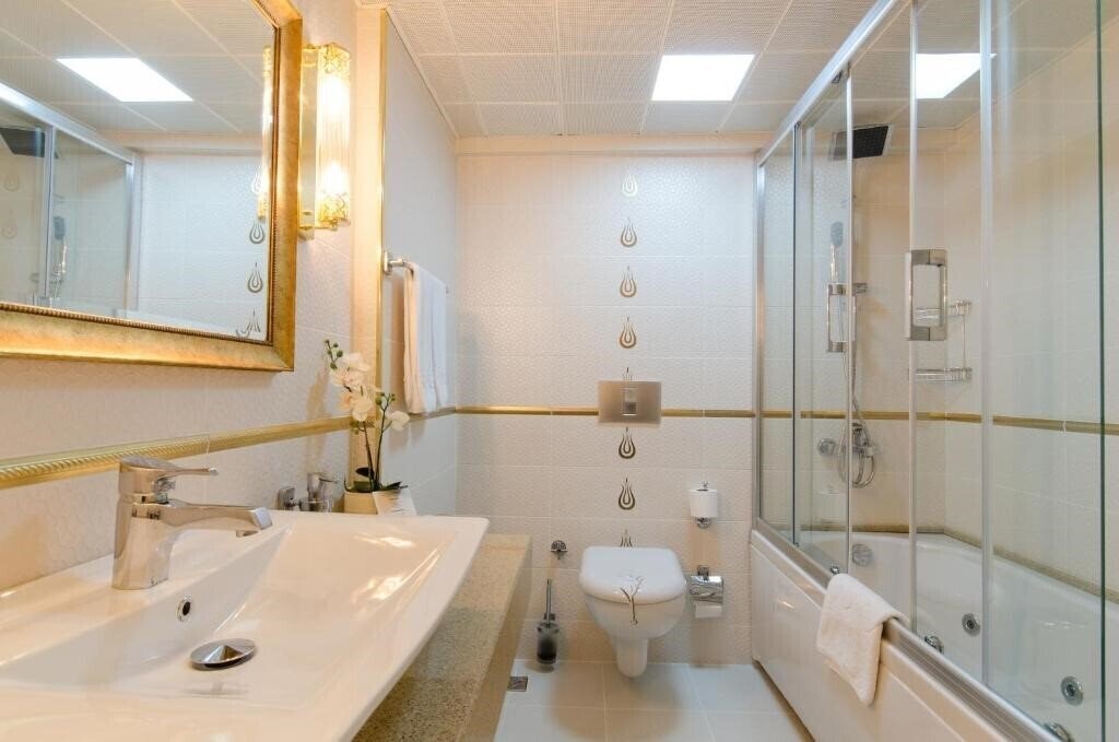 Панорама Arden City Hotel 4*
