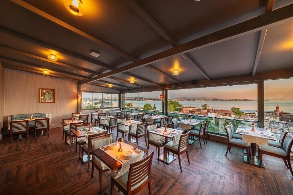 Вид Azade Premier Hotel 3*